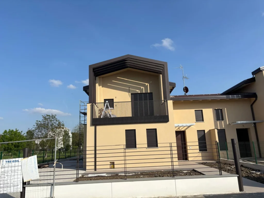 copertura metallica per balcone